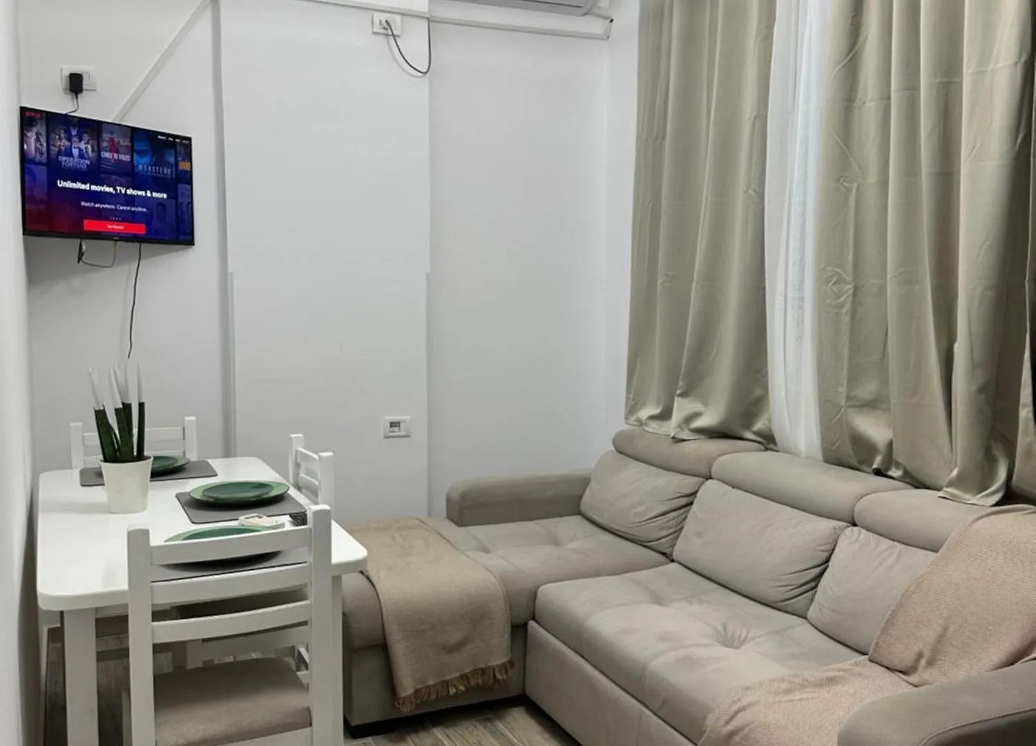 Sister'S Apt Tirana